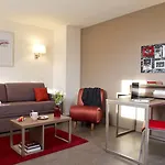 Centre Gare Lejlighedshotel 3*