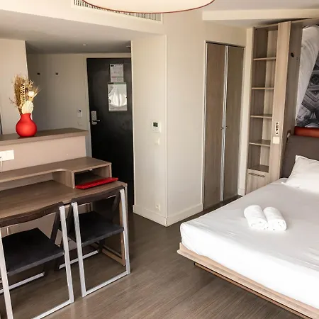 B&B Home Caen Centre Gare 4*