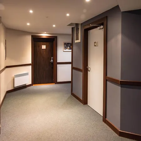 Centre Gare 3* קאין