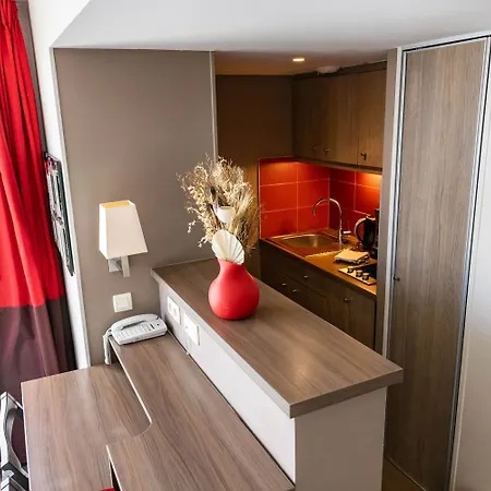 Centre Gare מלון דירות קאין