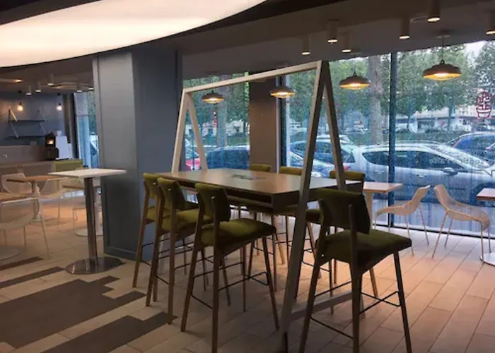 Centre Gare 아파트호텔 캉